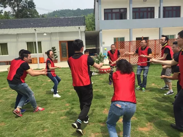 “向梦想出发” 鸿运国际销售团建活动完善绽放